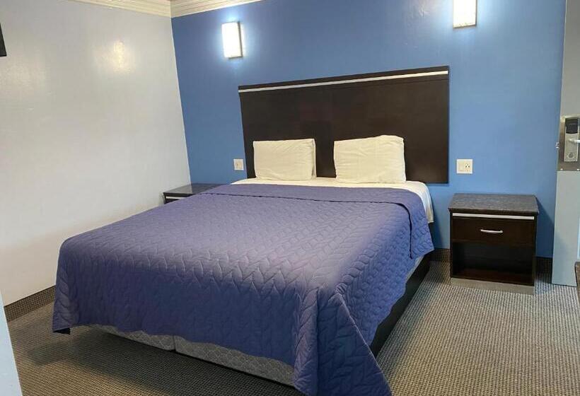 Golden West Manor Motel