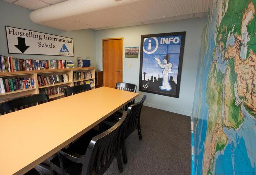 American Hotel Hostel