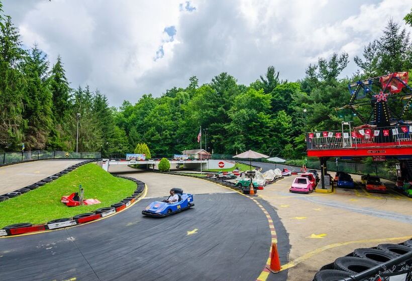 Highland Hills Motel & Cabins