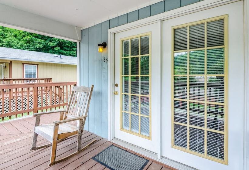 Highland Hills Motel & Cabins