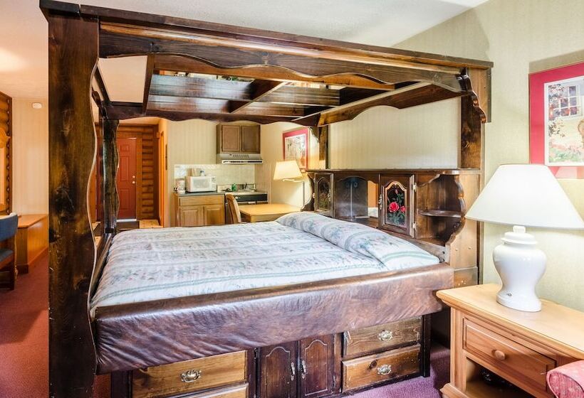 Highland Hills Motel & Cabins