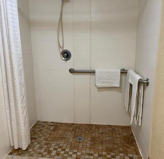 فندق Budget Inn Temple Hills