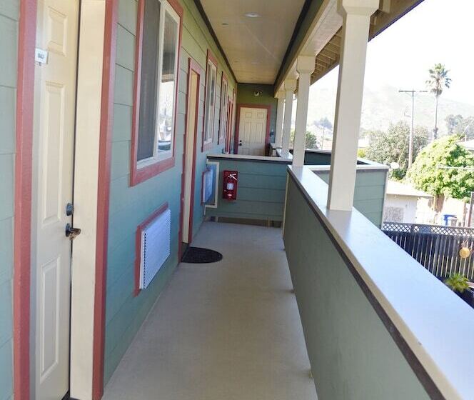 فندق Cayucos Sunset Inn