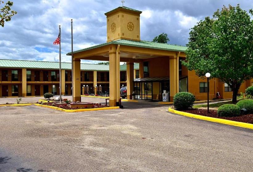 בית מלון כפרי Executive Inn Opp