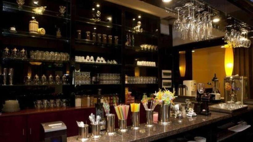 Отель Greentree Inn Hainan Haikou Jinniu Road Business