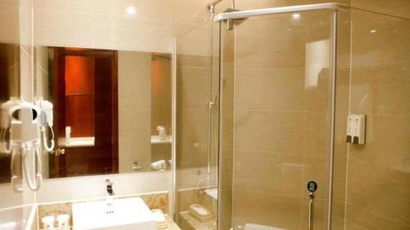 Отель Greentree Inn Hainan Haikou Jinniu Road Business