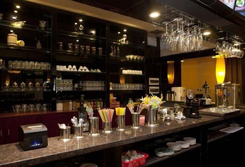 Отель Greentree Inn Hainan Haikou Jinniu Road Business