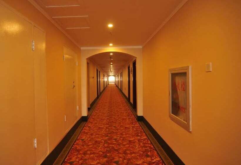 Отель Greentree Inn Hebei Zhangjiakou Wuyi East Street Jianxing Express