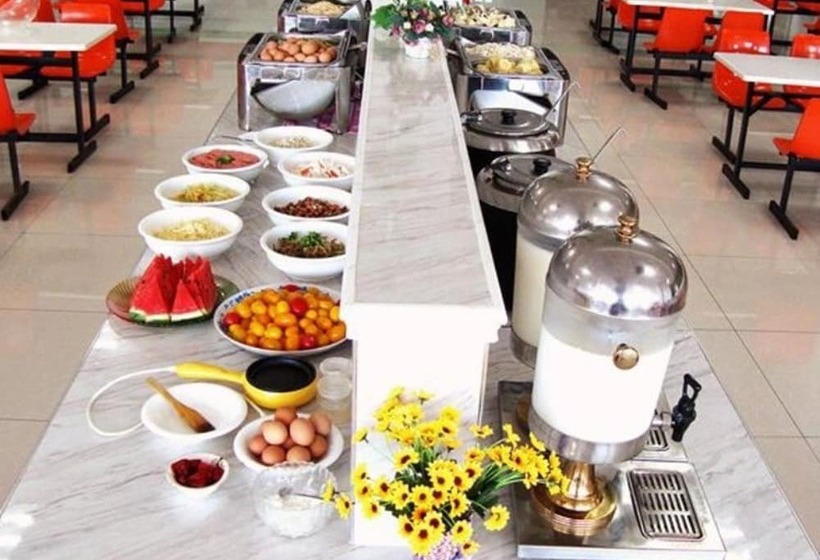 Отель Greentree Inn Hebei Zhangjiakou Wuyi East Street Jianxing Express