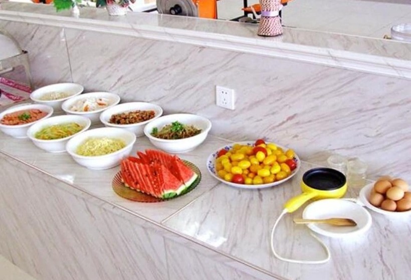 Отель Greentree Inn Hebei Zhangjiakou Wuyi East Street Jianxing Express