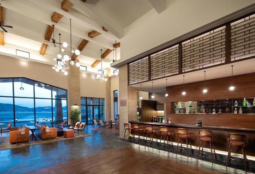 هتل High Mountain Resort Shangri La