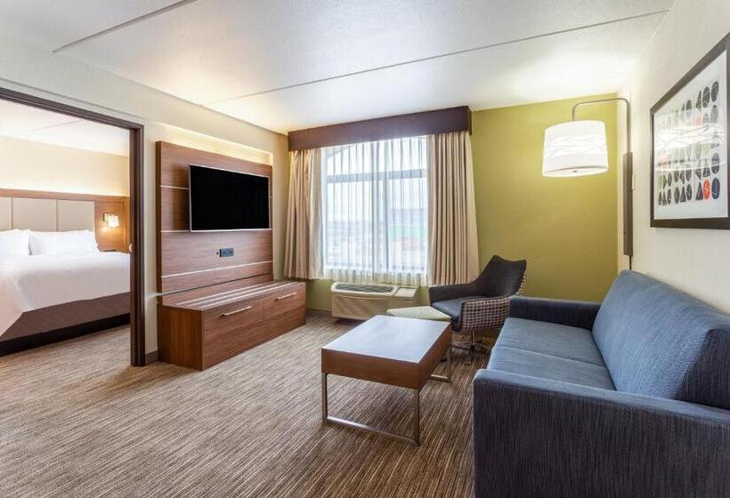 فندق Holiday Inn Express & Suites Cedar Falls   Waterloo, An Ihg