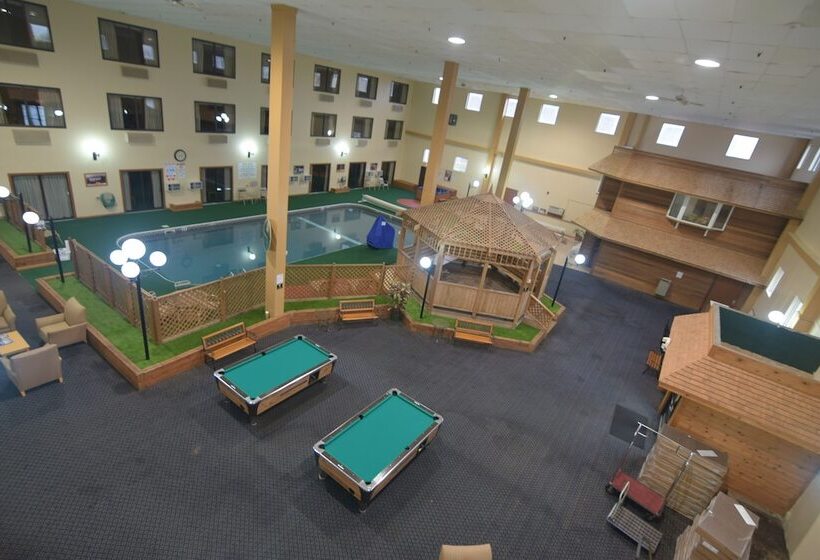 فندق Katahdin Inn & Suites