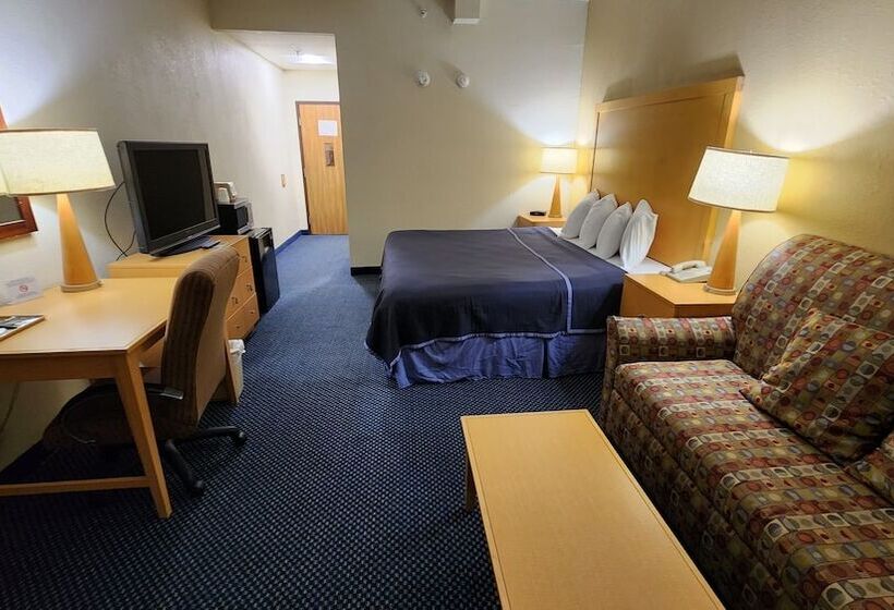 فندق Katahdin Inn & Suites