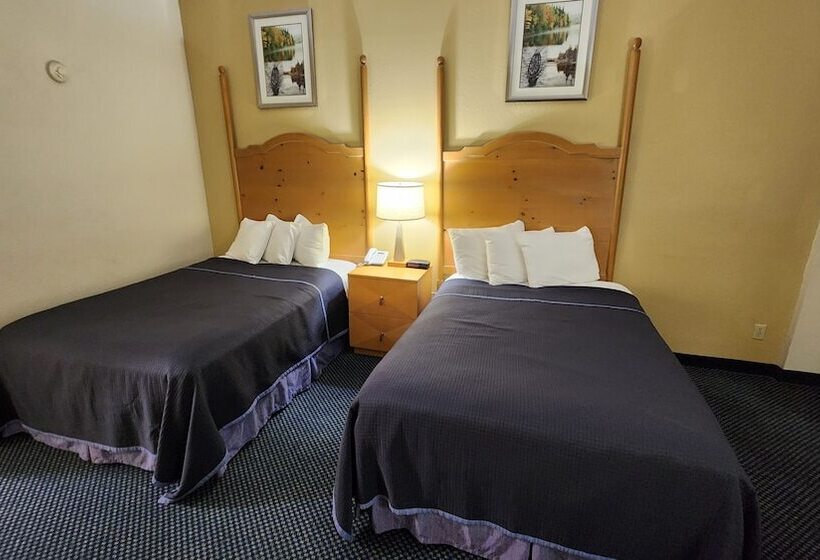 فندق Katahdin Inn & Suites