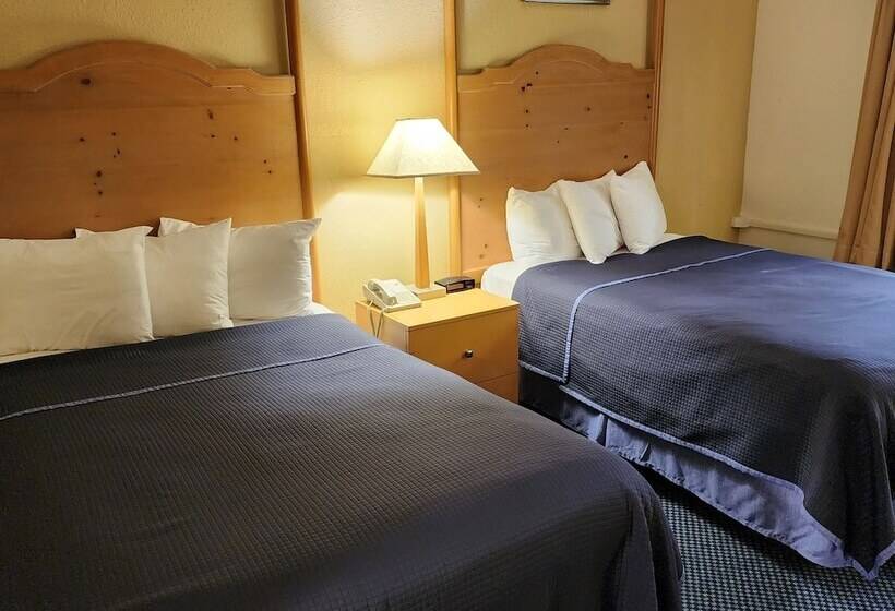 فندق Katahdin Inn & Suites