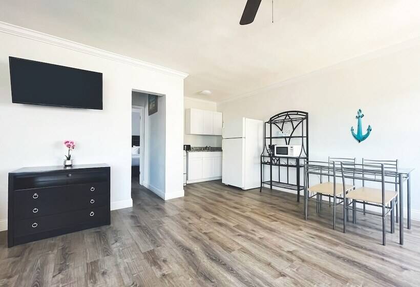 Отель Paradise Oceanfront By Hbh