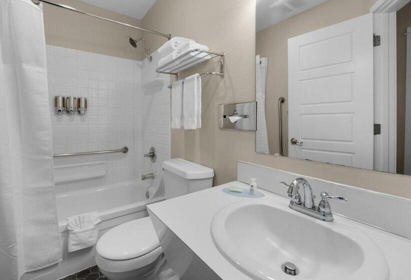 호텔 Pelican Shores Inn