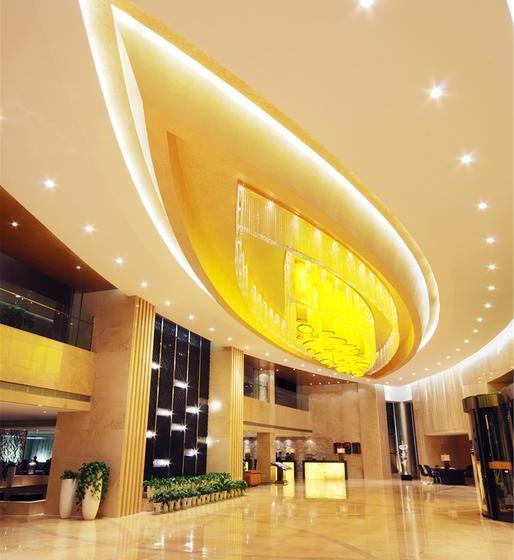 هتل Plaza Holiday Inn Jiayuguan