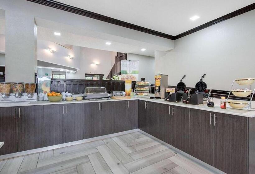 בית מלון כפרי Quality Inn & Suites Brownsburg   Indianapolis West