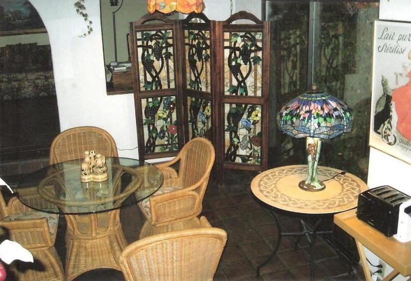 ホテル Spanish Villa Inn