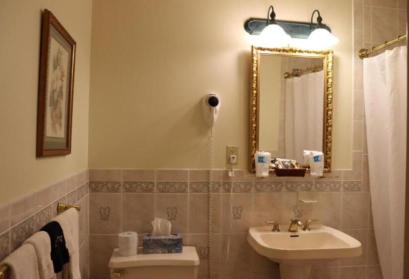 هتل The Gables At Stirling Guest