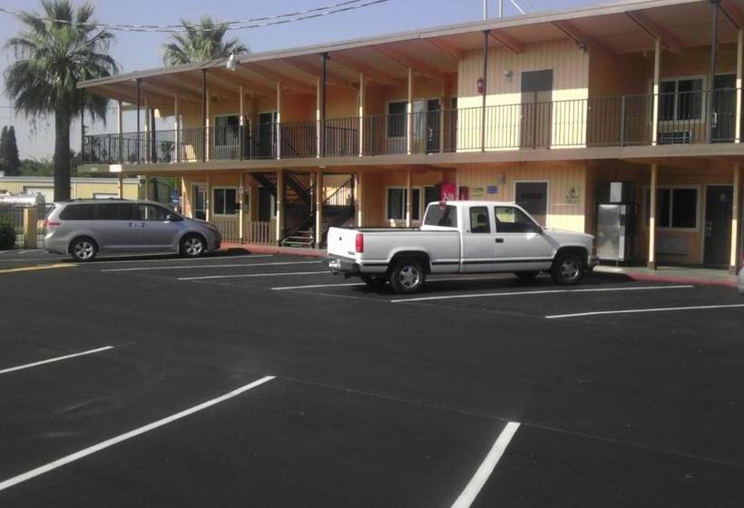 酒店 Travel Inn And Suites