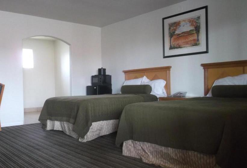 호텔 Travel Inn And Suites