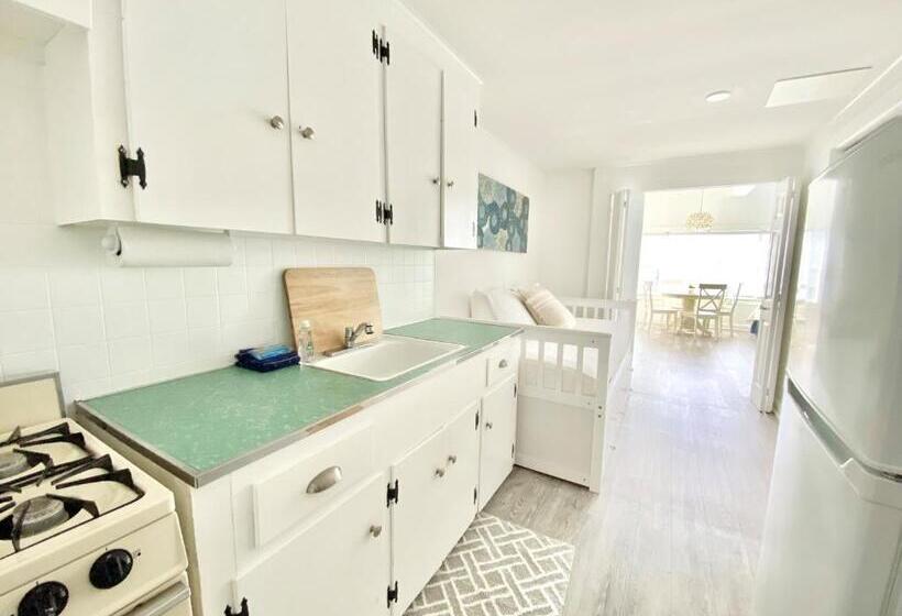 فندق Windward At The Beach