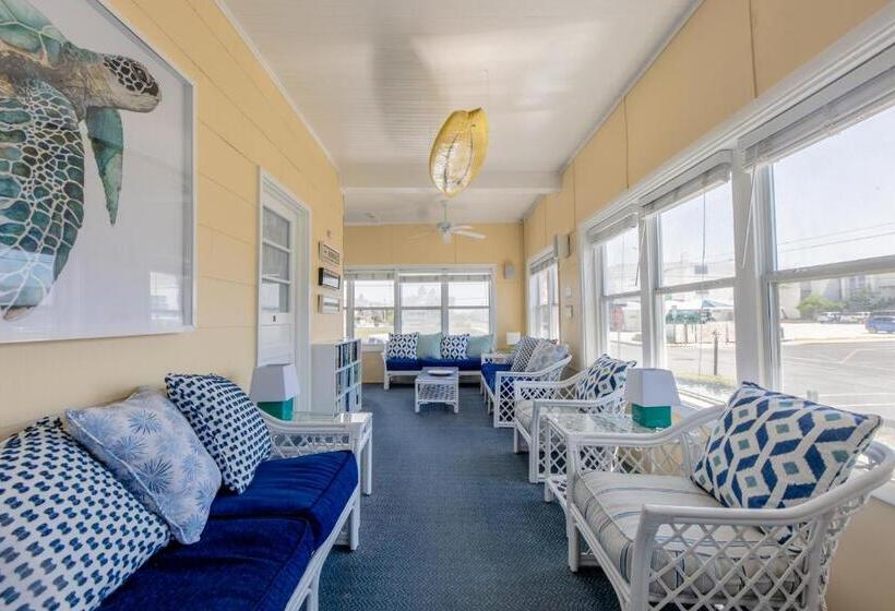 فندق Windward At The Beach