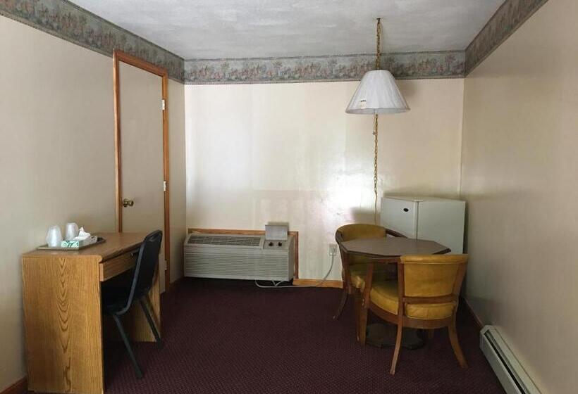 Knotty Pine Motel
