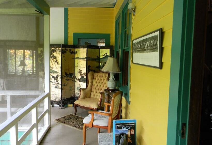 Maureen S Bed & Breakfast