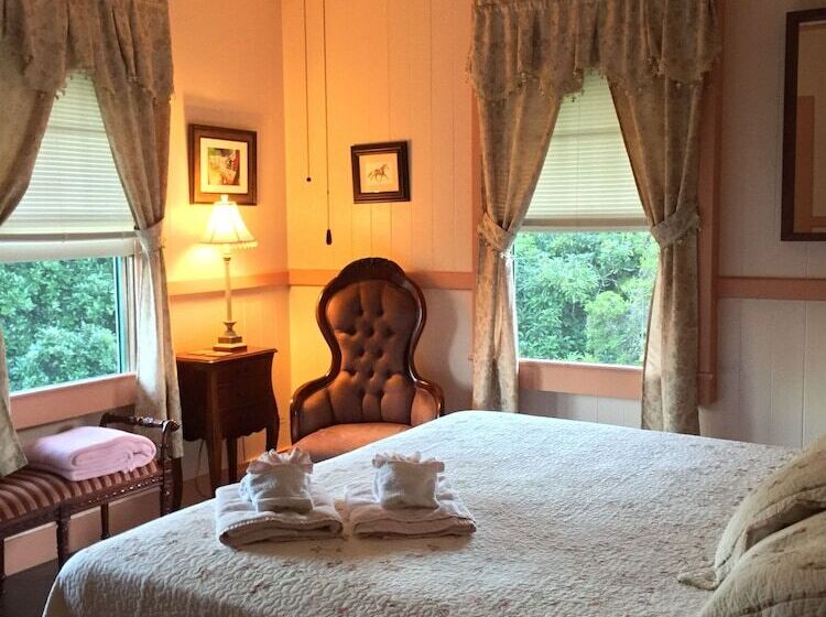 Maureen S Bed & Breakfast