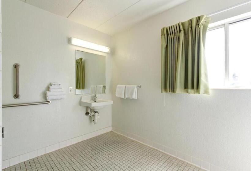 Motel 6 Portland, Me