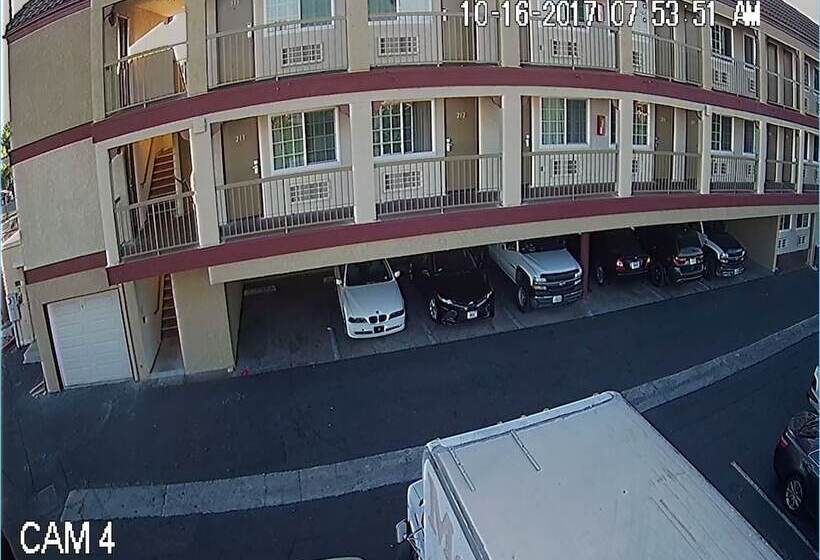 모텔 Arlington Inn