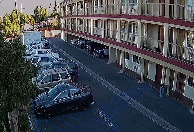 모텔 Arlington Inn