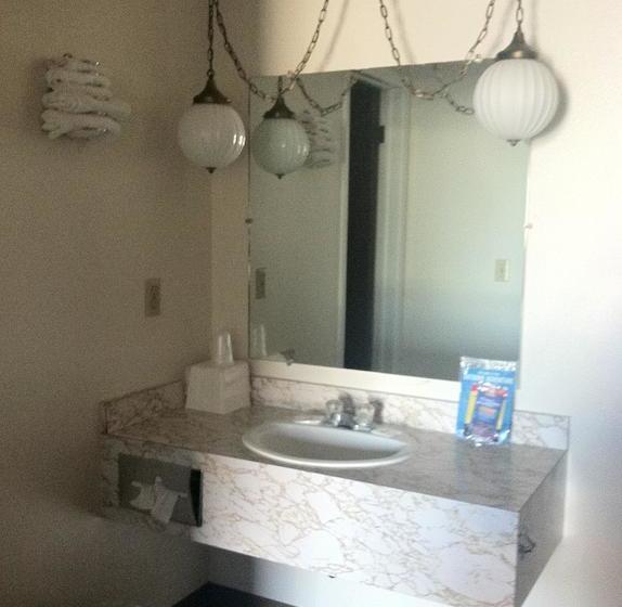 מוטל Budget Inn Deer Lodge