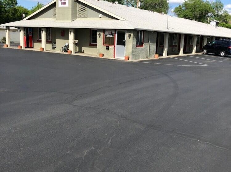 Мотель Budget Inn  Yreka
