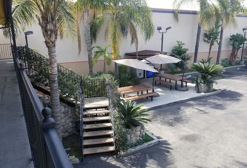 فندق على الطريق Casa Bella Inn Downtown La