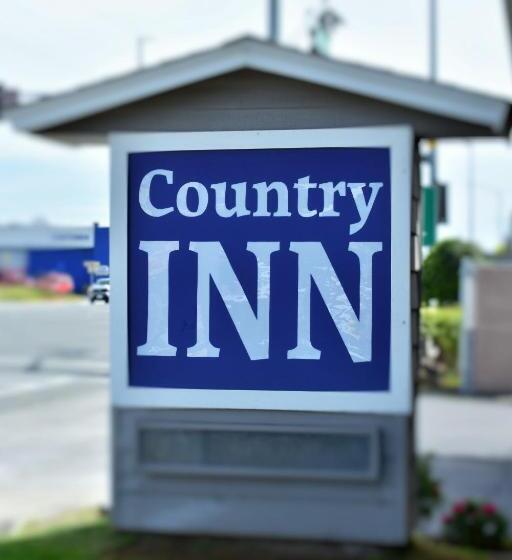 فندق على الطريق Country Inn