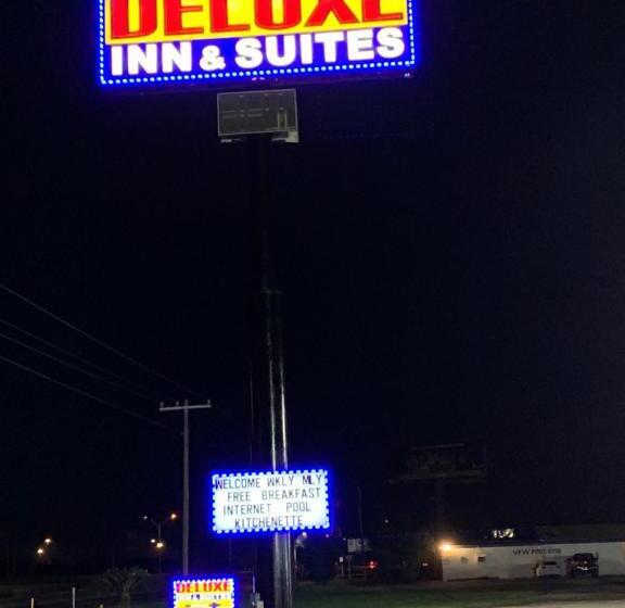 Мотель Deluxe Inn And Suites