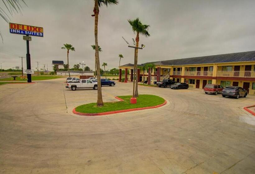 Мотель Deluxe Inn And Suites