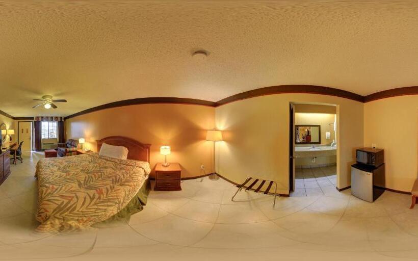 Мотель Deluxe Inn And Suites