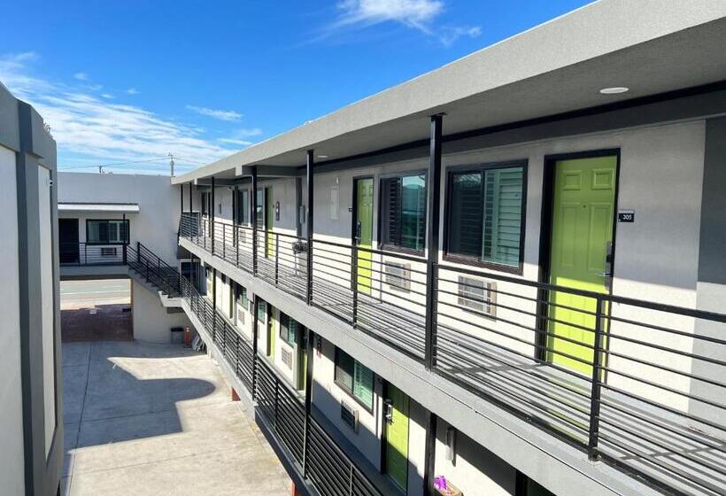 فندق على الطريق Deluxe Inn Hawthorne/ Lax