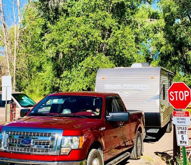 汽车旅馆  El Meson Lodge