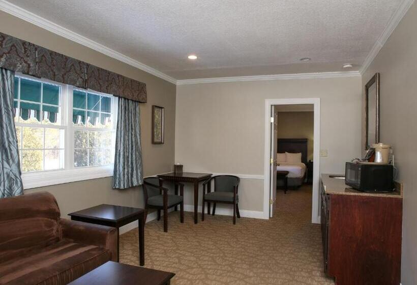 모텔 Golden Apple Inn