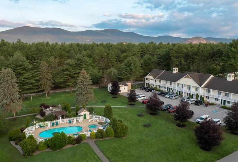 فندق على الطريق Golden Gables Inn