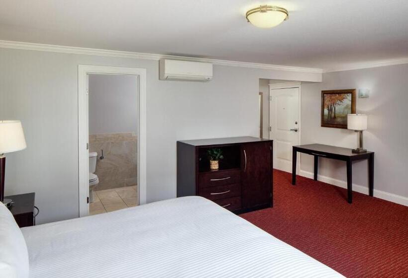 فندق على الطريق Golden Gables Inn