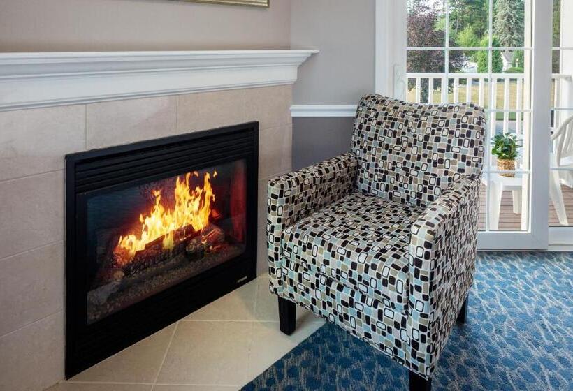 فندق على الطريق Golden Gables Inn