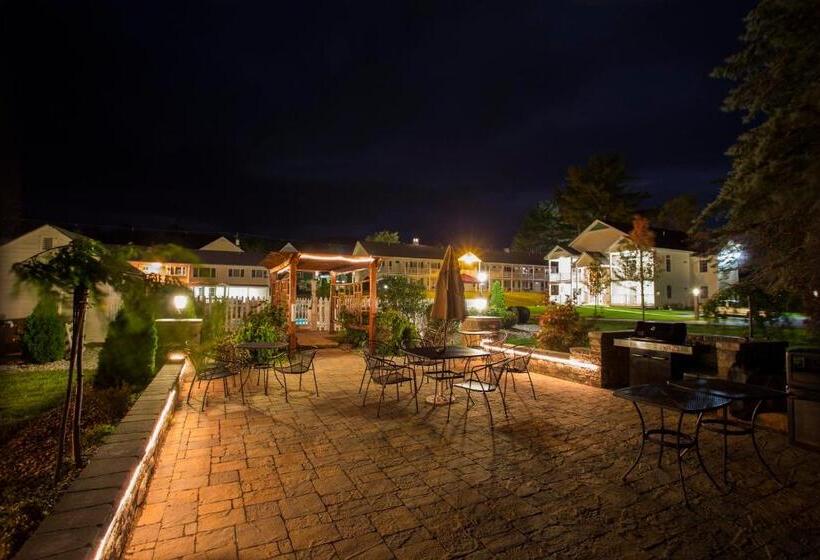 فندق على الطريق Golden Gables Inn